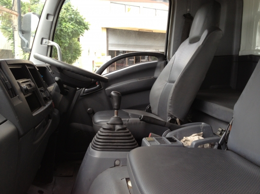 ขาย ISUZU FTRหัวโรโบคอบ CNG ห้างแท้ออกตรีเพชรปี 53 ตู้แห้งอลูมิเนียม10บาน 7.5เมตร เหมือนรถใหม่ จดทะเบียน ตุลาคม 2553