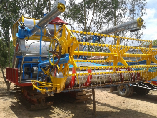 ขายรถเกี่ยงไทยเจริญ เครื่อง 210