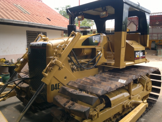 ขายแทรคเตอร์ D4E CAT เครื่องยนต์ 43V S/N 52X