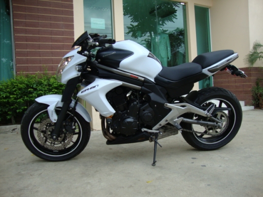 ขอขาย er6n 2012 สีขาว สวย  เดิมๆๆคับ (ผ่อนได้คับ)