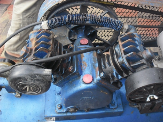 ขายปั๊มลมPUMA1/2Hp 2สูบถัง64ลิตรมอเตอร์มิสซูสีเดิมไม่รั่วไม่ซึม