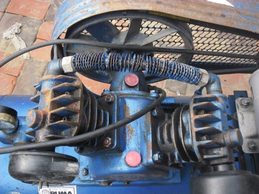 ขายปั๊มลมPUMA1/2Hp 2สูบถัง64ลิตรมอเตอร์มิสซูสีเดิมไม่รั่วไม่ซึม