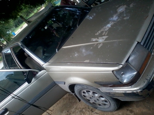 KE 70 หน้าแหลม4 ประตู เกียร์ธรรมดา สีมีแตกลายงาที่ฝากระโปงกระโจงหน้ารถไม่ผุโครงร่างรถไม่ผุขับขี่ได้อยู่ อยู่ในราคาสภาพสมน้ำสมเนื้ออยู่ในราคา 45000