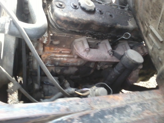 อีซูซุ 6 ล้อ 100 แรง เครื่องดี ครัดซียังไม่ผุพอได้ ยาว 4 เมตร 30  ใช้งานขนย้ายแทรกเตอร์แม็คโคเล็กหางพับขึ้น ขาย 185000