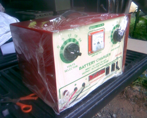 เครื่องชาดแบต 30   แอม ของ makitamv'cf'cmh