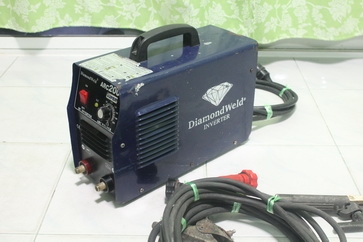 เครื่องระบบอินเวอเตอร์ยี่ห้อ diamond weld รุ่น arc200 super พร้อมใช้งานครับ