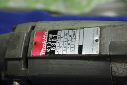 สว่านไฟฟ้าขนาด 4 หุนยี่ห้อ makita รุ่น 6301สภาพดีมากครับพร้อมใช้