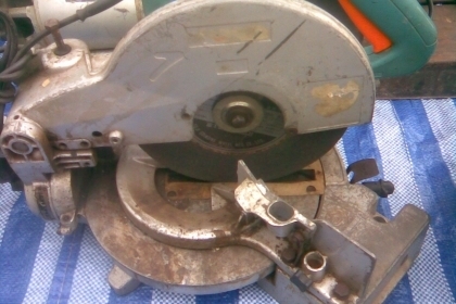 เครื่องตัดองศามาmakita12 นิ้วสภาพดีครับเดิมๆครับขนาด 12 นิ้วครับ ตัดได้ทั้งไม้และเหล็กครับ เป็นของแท้ครับราคานี้สุดคุ้มครับ