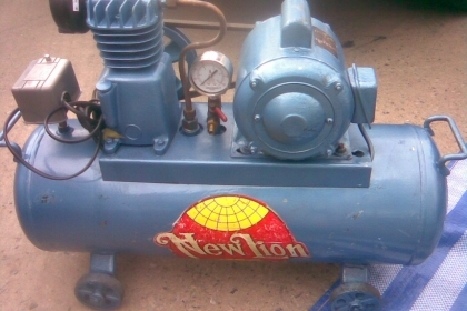 ปั้มลมสภาพใหม่มากครับสวยๆครับใช้งานปกติดีมากครับราคานี้คุ้มครับไม่ต้องเบิกใหม่ครับ