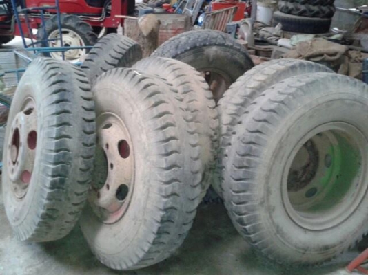 ขายยาง 10 ล้อ ขอบ 1000 8 เส้น สภาย 80 เปอร์เซ็น ขายยาง 10 ล้อ ขอบ 1000 8 เส้น สภาย 80 เปอร์เซ็น