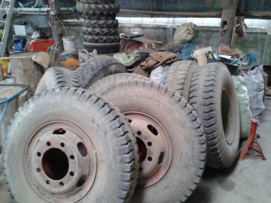 ขายยาง 10 ล้อ ขอบ 1000 8 เส้น สภาย 80 เปอร์เซ็น