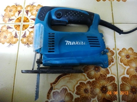 เลื่อยฉลุไฟฟ้า (Jig Saw) makita รุ่น 4327 (450w.) ปรับรอบได้ เลื่อยฉลุไฟฟ้า (Jig Saw) makita รุ่น 4327 (450w.) ปรับรอบได้