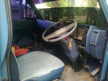 รถอิซูซุ 6 ล้อดั้ม NPR เปลื่ยนเครื่อง 120 แรงม้า ปี 36  สนใจติดต่อ 081 - 6079515