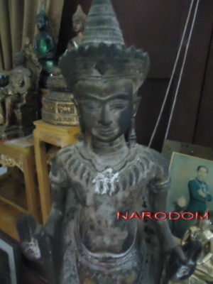 ให้เช่าพระพุทธรูปโบราณมรดกตกทอด ศิลปะลพบุรี  สภาพสวยมาก สมบูรณ์ สนนราคา 299,999.-