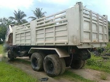 รถฮีโน่ 10 ล้อดั้ม 220 แรงม้า สนใจติดต่อ 081 - 6079515 รถฮีโน่ 10 ล้อดั้ม 220 แรงม้า สนใจติดต่อ 081 - 6079515