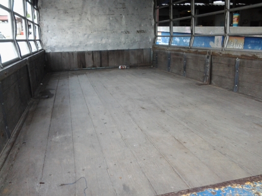 รถอีซูซุNKR