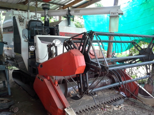 ขายรถเกี่ยวข้าวKUBOTA  DC 68 G
