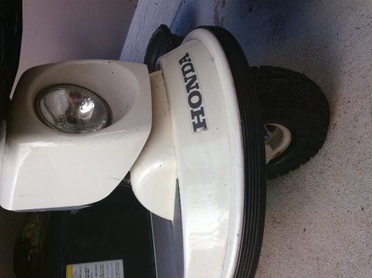 ขายรถ 3 ล้อ ใช้สำหรับผู้สูงอายุใช้งานง่าย เดินหน้า-ถอยหลังได้