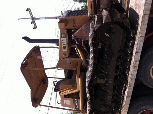 ขายด่วน รถแทรคเตอร์ตีนตะขาบ  CAT D3C เก่าในสภาพพร้อมใช้งาน  เครื่องดี ช่วงล่างสวยจ้า