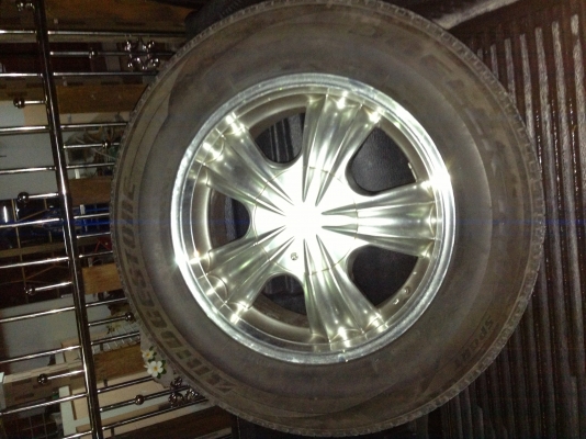 ขายแม๊กซ์ 18" 6 รู. กว้าง 8" พร้อมยาง บริสสโตร์ 265/60r18 ปี 10