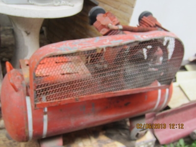 ขายด่วนหัวปั้มลมสองสูบ 1 Hp(3Hp)และแท็งจุ 65L. ราคาถูก 5,000฿