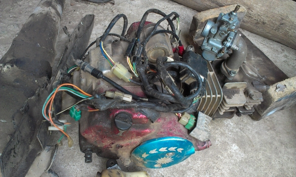 ขายเครื่องชูชูกิ สแมช 110  พร้อมชุดไฟครับ