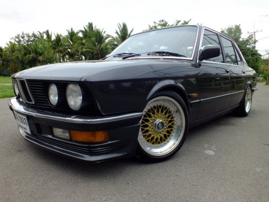 ขาย BMW 520I E28 กันชนเล็ก