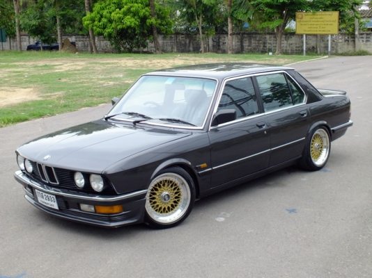 ขาย BMW 520I E28 กันชนเล็ก