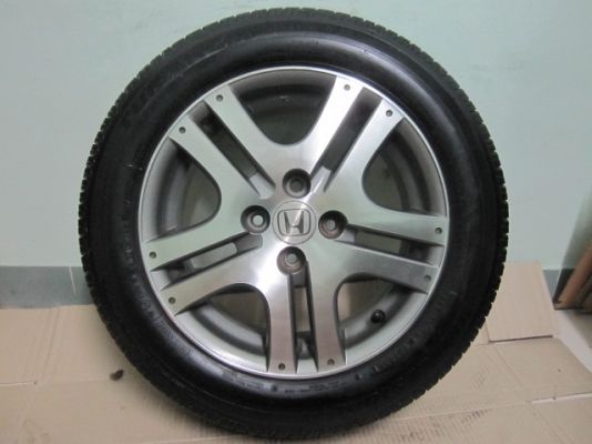 ขายล้อแม็ก Honda Jazz ขอบ 15 พร้อมยาง Bridgestone ปี 12