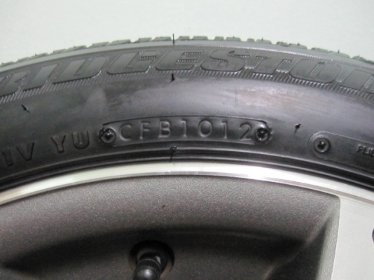 ขายล้อแม็ก Honda Jazz ขอบ 15 พร้อมยาง Bridgestone ปี 12