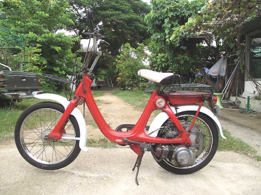 ขายจักรยานติดเครื่องโบราณ LITTLE HONDA P-50สภาพเดิมสีเดิมเครื่องติดขี่ดีพร้อมใช้น่าสะสมมีรูป+คลิ๊ป ครับ