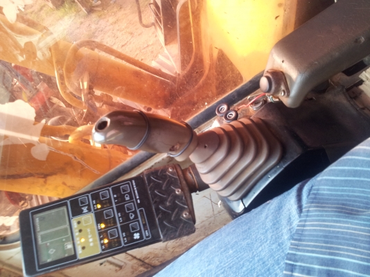 Pc  200-5   คอลโทรลสั้น  ซีเรียว   59000  ไฟฟ้าครบ  ไม่เชื่อมาลองดูคับ