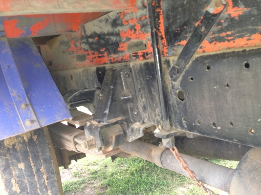 ISUZU NPR เครื่อง 4HF1-135 แรงม้า รถปี 44 กระบะคอกเหล็กคอกไม้ ยาว 4.30 เมตร หัวบางไม่มีผุ ภายในสวยคร