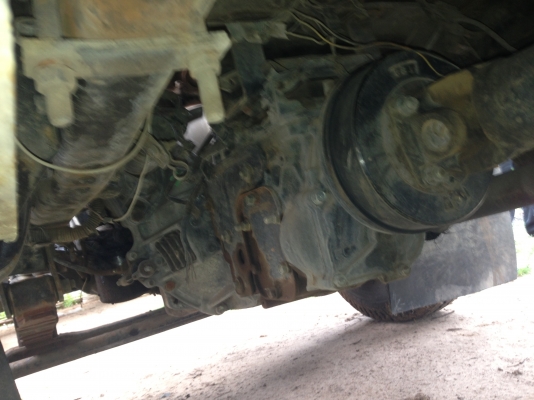 ISUZU NPR เครื่อง 4HF1-135 แรงม้า รถปี 44 กระบะคอกเหล็กคอกไม้ ยาว 4.30 เมตร หัวบางไม่มีผุ ภายในสวยคร