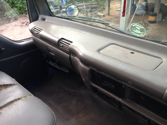 ISUZU NPR เครื่อง 4HF1-135 แรงม้า รถปี 44 กระบะคอกเหล็กคอกไม้ ยาว 4.30 เมตร หัวบางไม่มีผุ ภายในสวยคร