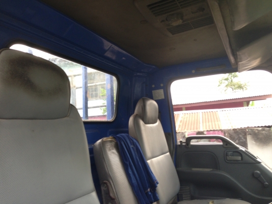 ISUZU NPR เครื่อง 4HF1-135 แรงม้า รถปี 44 กระบะคอกเหล็กคอกไม้ ยาว 4.30 เมตร หัวบางไม่มีผุ ภายในสวยคร