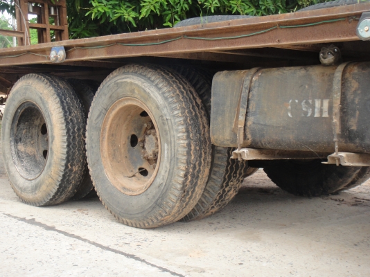 ขายสิบล้อหน้ายาวบรรทุกรถเกี่ยวข้าวเพลาเดียว เครื่อง 6BF1