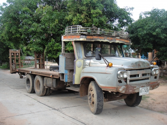 ขายสิบล้อหน้ายาวบรรทุกรถเกี่ยวข้าวเพลาเดียว เครื่อง 6BF1