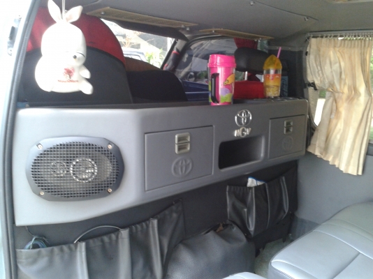 รถตู้หัวจรวด สวยเรียบร้อย สมบูรณ์ ประหยัด