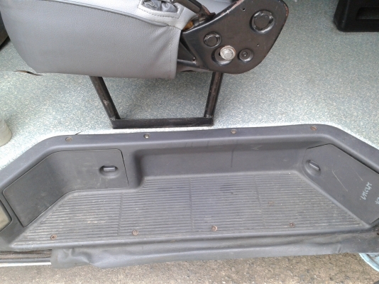 รถตู้หัวจรวด สวยเรียบร้อย สมบูรณ์ ประหยัด