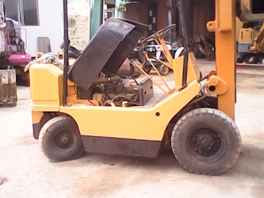 ขายรถโฟรคลิฟท์  2.5 ตัน เสาสูง 3 เมตร