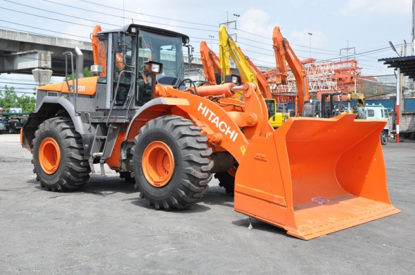 HITACHI  ZW 220  SN  00350
