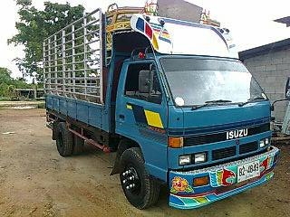 ***ขายแล้วครับขอบคุณ Truck2hand ขาย ขาย 6ล้อ "ตัวแรง" ISUZU NPR59LU5 115ห้างแท้ ปี34 วางเครื่องใหญ่ HINO WO6E 165HP(ลงเล่ม) แห้งจัด แรงจริง ช่วงล่างใหญ่ Fหน้า-หลัง คัสซีสวยมาก ไม่มีสนิม ไม่ผุไม่บวม รถเหนือโดยกำเนิด กระบะพื้นไม้คอกเหล็กแข็งแรง ยา