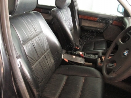 รถเก๋ง ยี่ห้อ BMW รุ่น 525/24V