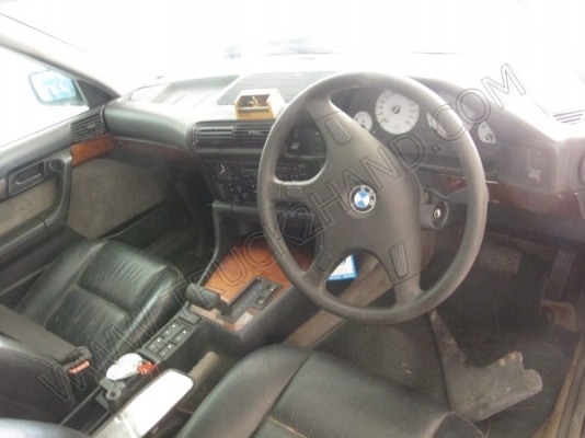 รถเก๋ง ยี่ห้อ BMW รุ่น 525/24V