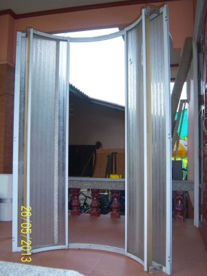 ประตูม่านกั้นนํ้า ประตูม่านกั้นนํ้า