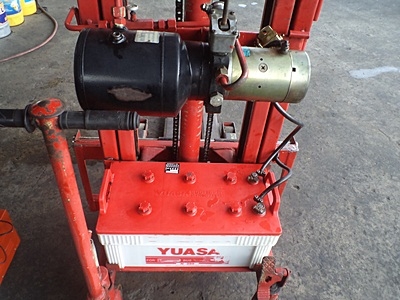 ขายสแต๊กเก่อร์มือสอง น้ำหนักยก 600 กิโล สูง 3.5 เมตร พร้อมแบตเตอรี่ และตู้ชาร์ทไฟ พร้อมใช้งาน ราคา30000 ขายสแต๊กเก่อร์มือสอง น้ำหนักยก 600 กิโล สูง 3.5 เมตร พร้อมแบตเตอรี่ และตู้ชาร์ทไฟ พร้อมใช้งาน ราคา30000