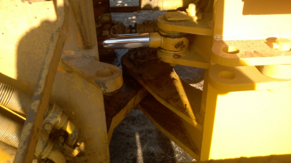 ขายรถตัก KOMATSU รุ่น JH 65 V8 รถนอกแท้ มีใบนำเข้าสภาพพร้อมใช้งาน เช็คเครื่องใหม่หมด เกียร์ดี เครื่องแน่น ปั๊มเร็ว ติดต่อ ทวีเดช 081-970-1769