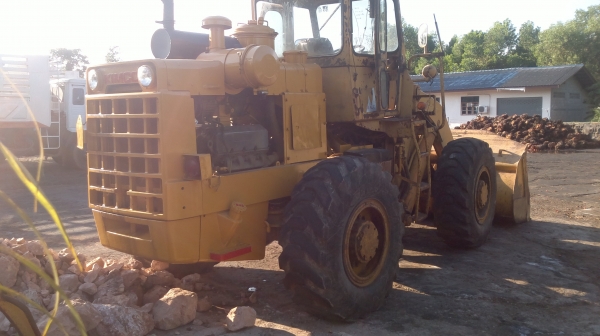 ขายรถตัก KOMATSU รุ่น JH 65 V8 รถนอกแท้ มีใบนำเข้าสภาพพร้อมใช้งาน เช็คเครื่องใหม่หมด เกียร์ดี เครื่องแน่น ปั๊มเร็ว ติดต่อ ทวีเดช 081-970-1769