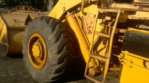 ขายรถตัก KOMATSU รุ่น JH 65 V8 รถนอกแท้ มีใบนำเข้าสภาพพร้อมใช้งาน เช็คเครื่องใหม่หมด เกียร์ดี เครื่องแน่น ปั๊มเร็ว ติดต่อ ทวีเดช 081-970-1769